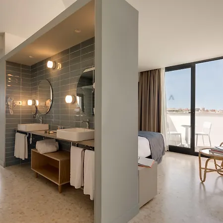 Aqua Silhouette & - Adults Only Malgrat de Mar