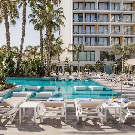 Aqua Silhouette & - Adults Only 4*