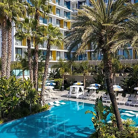 Aqua Silhouette & - Adults Only 4*